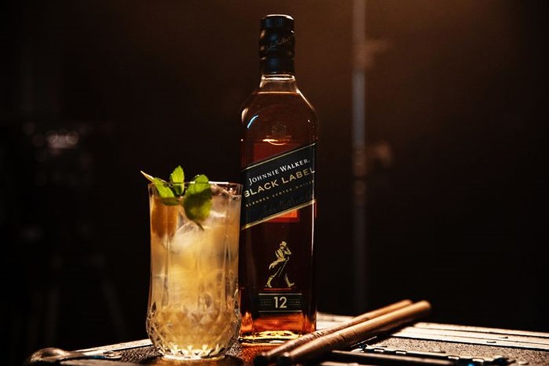 JOHNNIE WALKER HIGHBALL