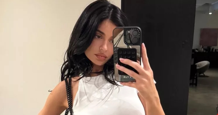 Kylie Jenner | Σπάει τη σιωπή της για τον θάνατο του κομμωτή της σε ηλικία 34 ετών - εικόνα 1