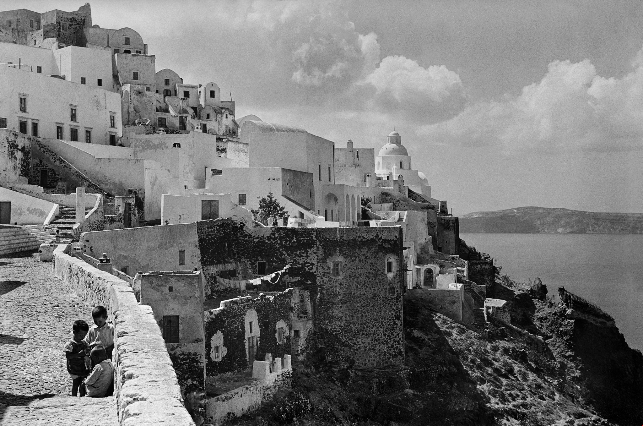 Νέα έκθεση | Η Σαντορίνη πριν από τον μεγάλο σεισμό μέσα από τον φακό της Nelly's