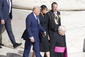 Τα κυριότερα στιγμιότυπα από την κηδεία του Πάπα Φραγκίσκου στη Ρώμη - εικόνα 1