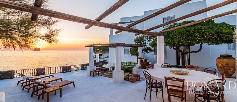 villa-lusso-stromboli