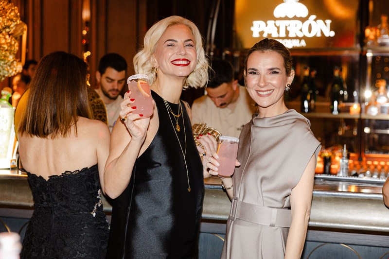 Χριστίνα Κοντοβά, Ζέτα Τσακούμη