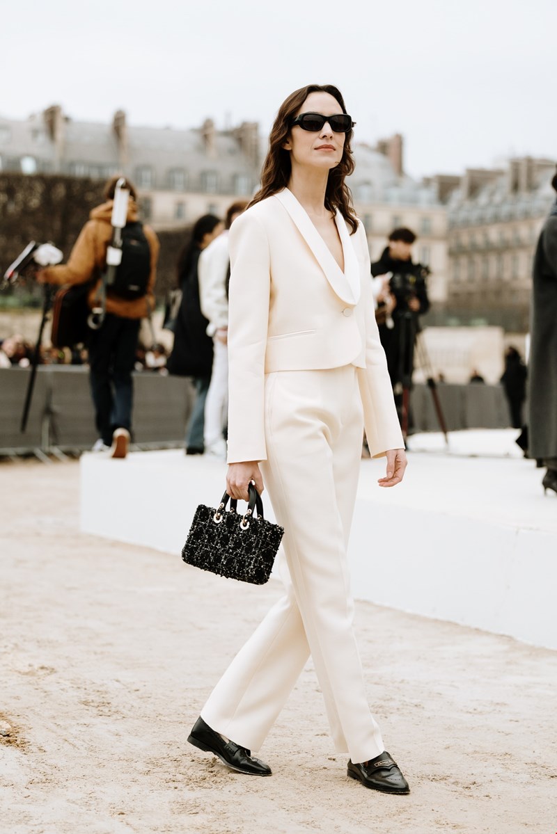 Paris str F24