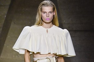 Fuller Lips | Πώς να αυξήσεις φυσικά τον όγκο των χειλιών σου - εικόνα 2