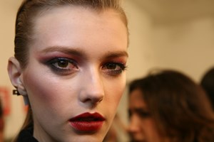 Οι τάσεις που όρισαν τα hair styles του 2025 - εικόνα 1