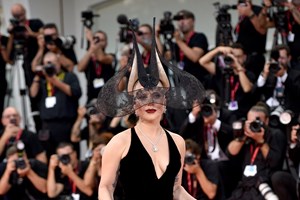 Harlequin | Το νέο concept album της Lady Gaga - εικόνα 1