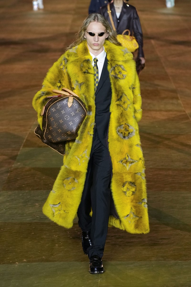 Vuitton m S24