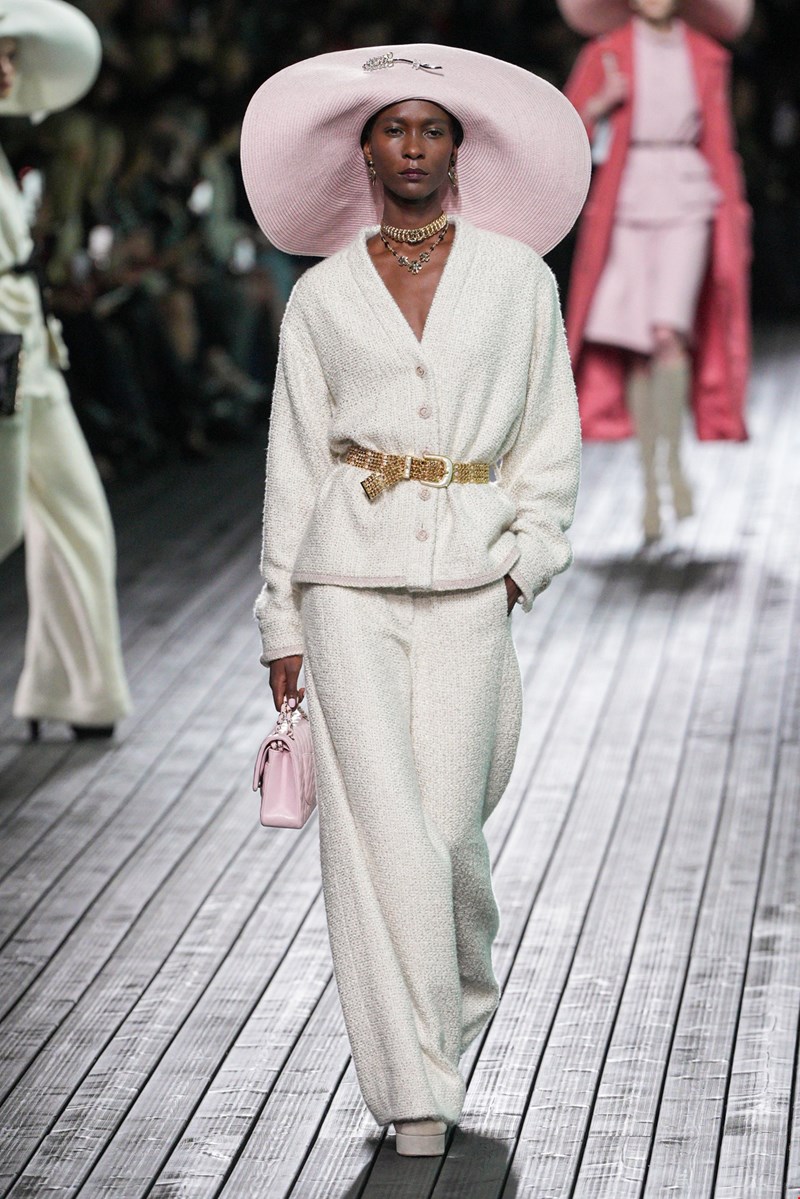 Chanel F24