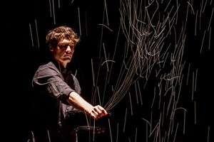 Thrice | Το έργο του Damien Jalet έκανε πρεμιέρα στη Νορβηγία λίγο πριν από το 31ο Διεθνές Φεστιβάλ Χορού Καλαμάτας - εικόνα 1