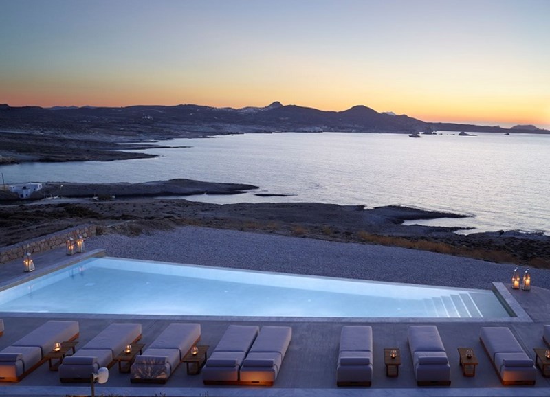 white_coast_milos