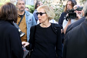 Το "τελευταίο αντίο" στον Διονύση Σαββόπουλο στην Μητρόπολη Αθηνών - εικόνα 1