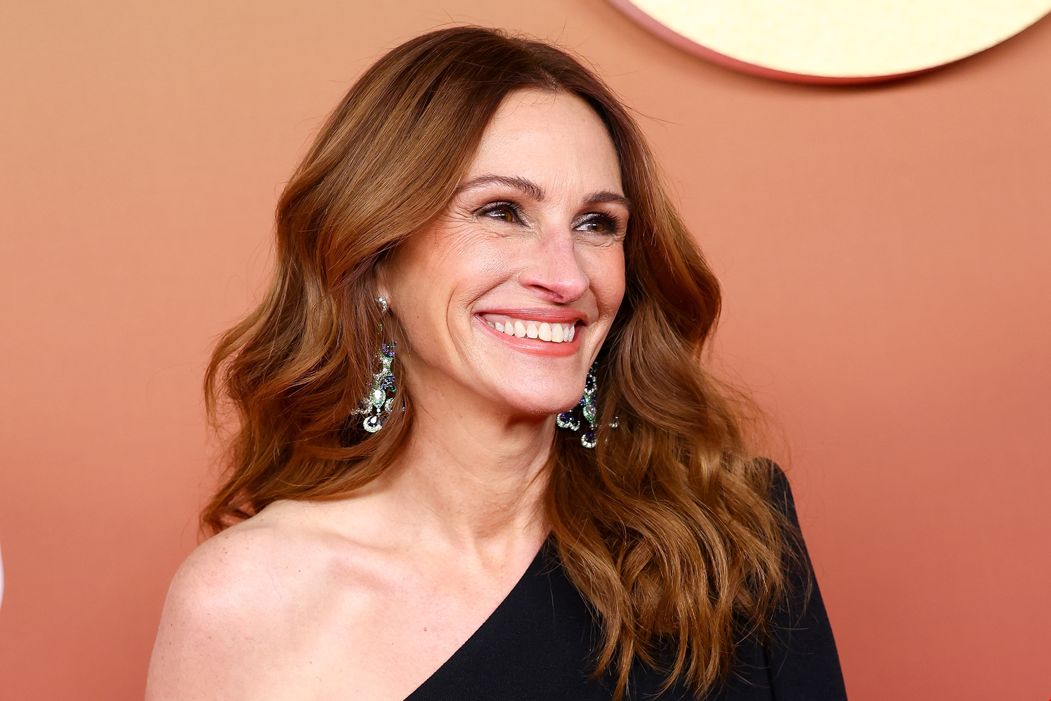 Η Julia Roberts αγκαλιά με τα τρία της παιδιά | Το σπάνιο οικογενειακό κλικ