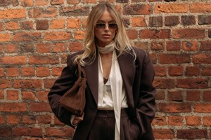 Η Έμιλυ Κολιανδρή συνδύασε τρεις top τάσεις της μόδας σε μία βραδινή της έξοδο - εικόνα 2