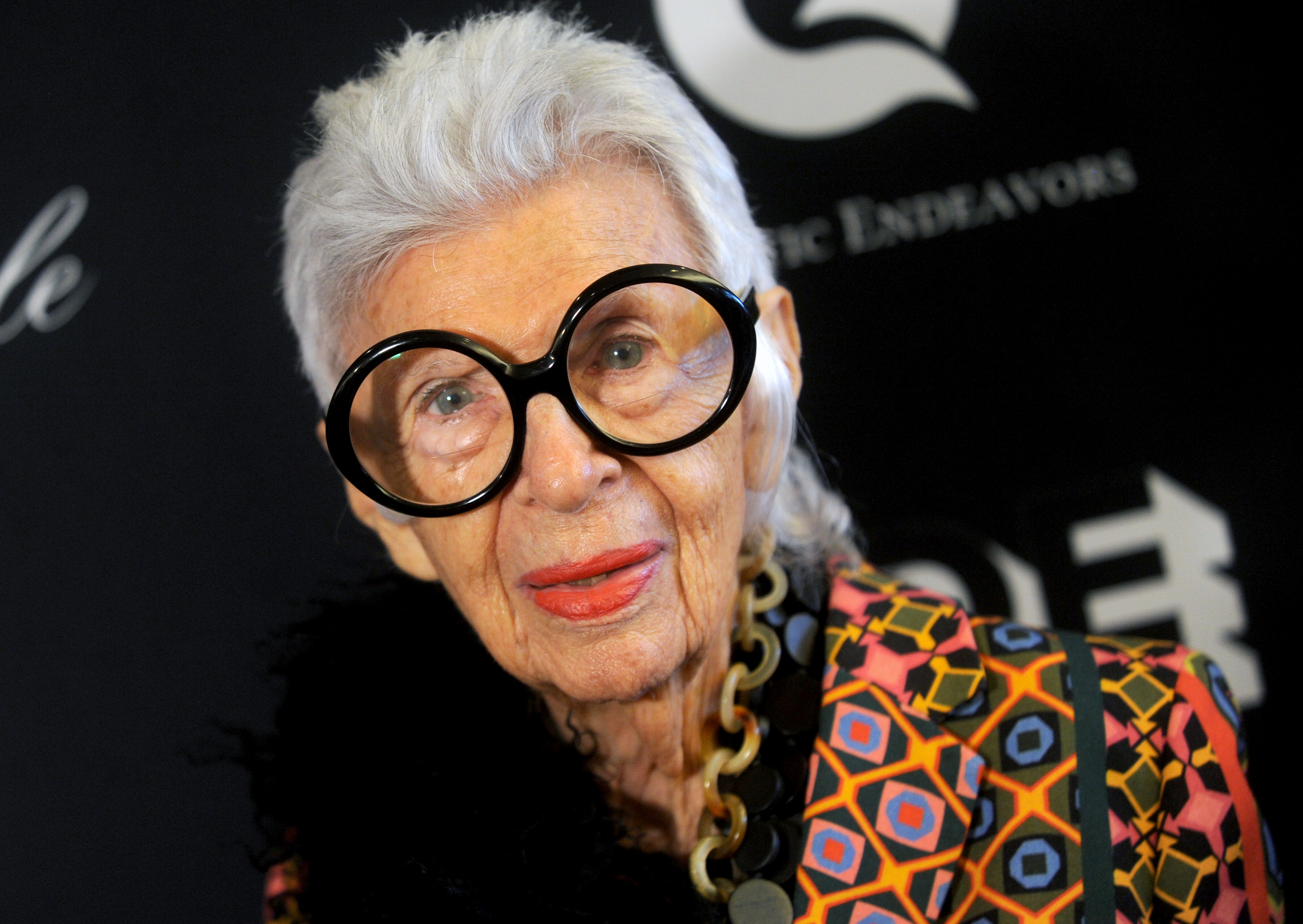 Iris Apfel | Ο οίκος Christie's δημοπρατεί τα πιο iconic αντικείμενα ενός fashion icon - εικόνα 1