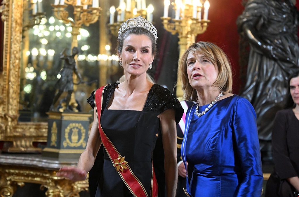 Βασίλισσα Letizia | Έφερε πίσω την τιάρα Cartier, την αγαπημένη της Σοφίας, στο συμπόσιο για τον Γερμανό πρόεδρο