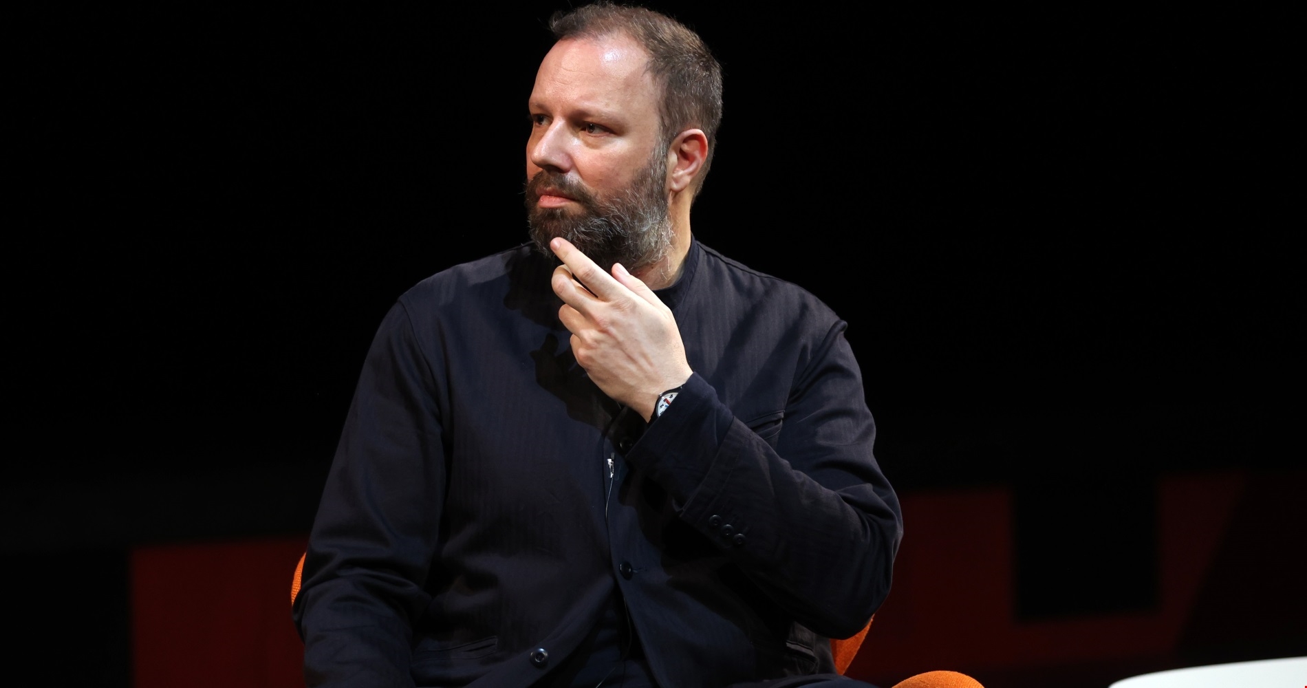 Γιώργος Λάνθιμος | Το "όχι" του ΚΑΣ για τα γυρίσματα στην Ακρόπολη και η απάντηση της παραγωγής του Bugonia - εικόνα 1