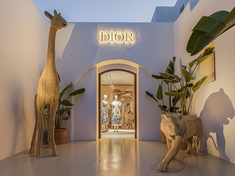 DIOR