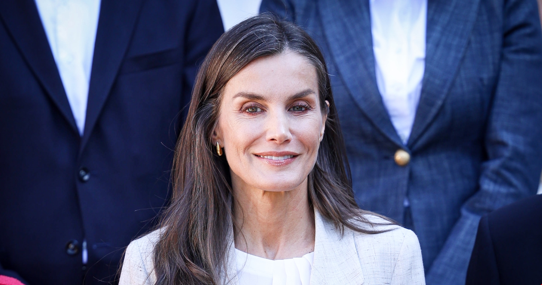 Πριγκίπισσα Leonor της Ισπανίας | Με το λινό λευκό σακάκι από τη Mango που χρειάζεσαι στη συλλογή σου - εικόνα 2