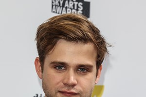 Leo Woodall | Παραδέχτηκε τη σχέση του με γνωστή πρωταγωνίστρια του Netflix - εικόνα 1