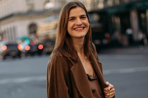 Ποια είναι τα άκρως απαραίτητα παντελόνια για την άνοιξη σύγχρονα με τις style experts - εικόνα 1