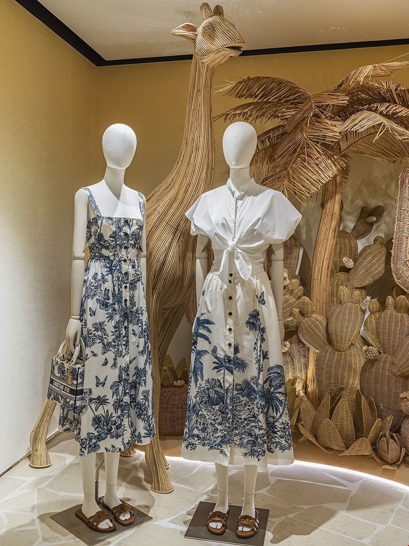 DIOR