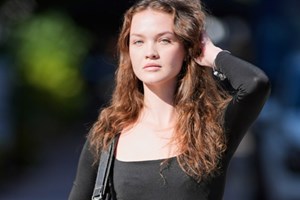 Η Dua Lipa συμπράττει με τον Augustinus Bader και αποκτά το δικό της προσιτό skincare brand - εικόνα 3