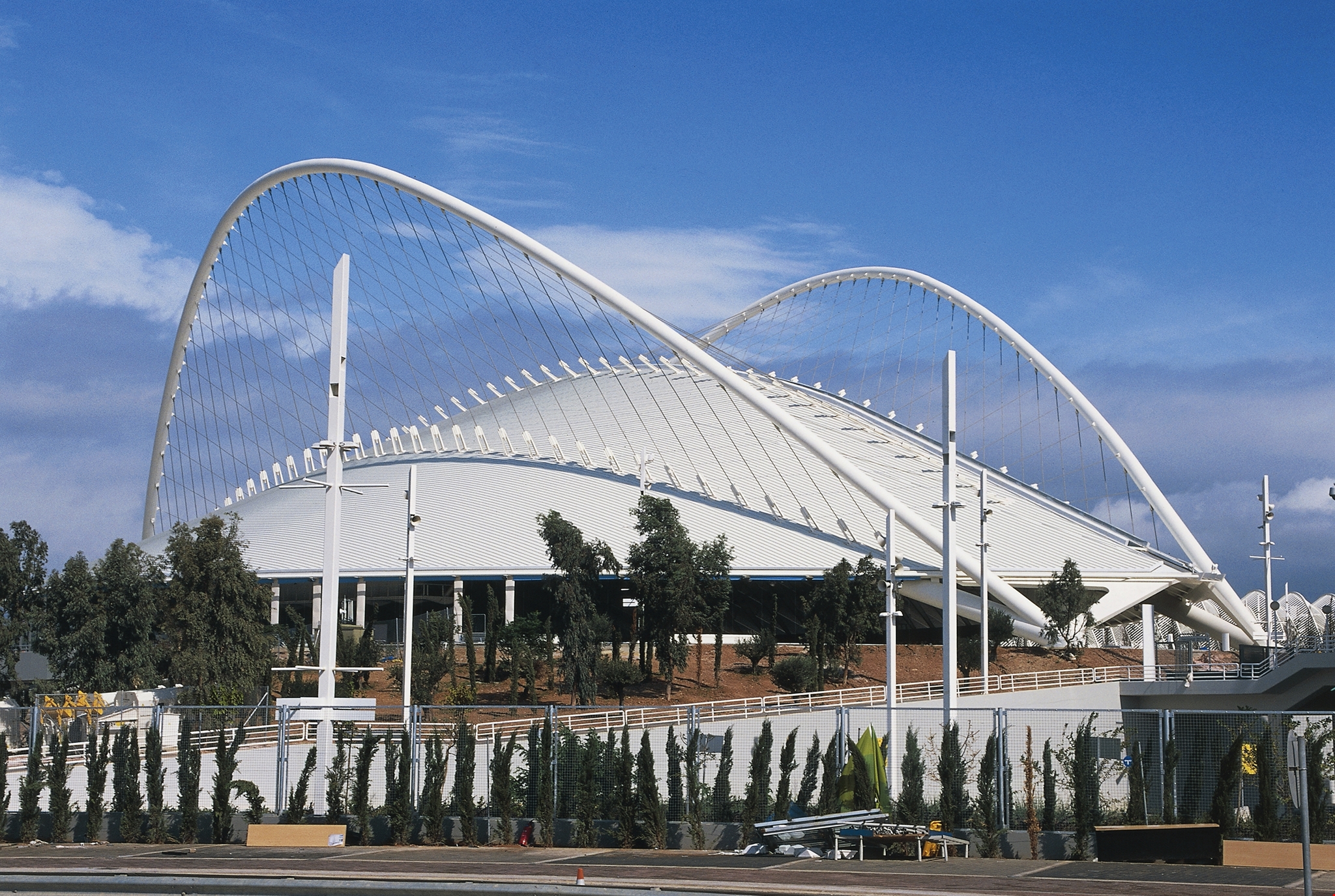 Η νέα εποχή του στέγαστρου Καλατράβα στο ΟΑΚΑ | Οι πρώτες εικόνες από τις εργασίες