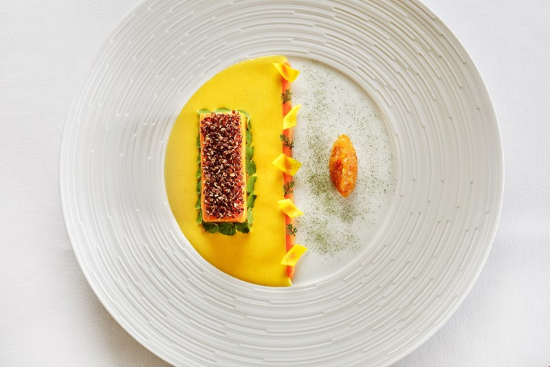 Ένα από τα πιάτα του Tudor Hall