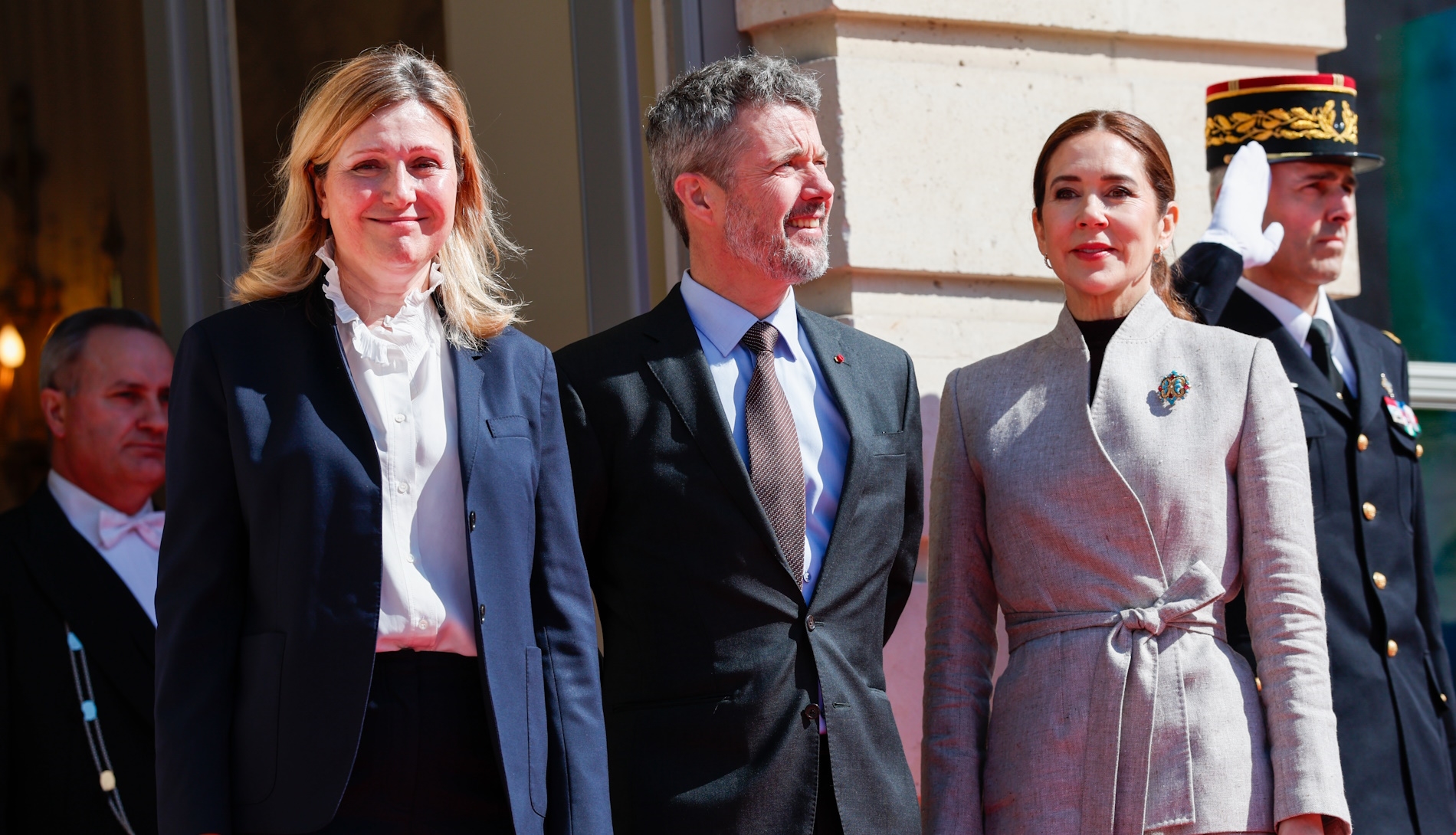 Bασίλισσα Mary | Χωρίς τον βασιλιά Frederik στην κηδεία του Πάπα στις 26 Απριλίου