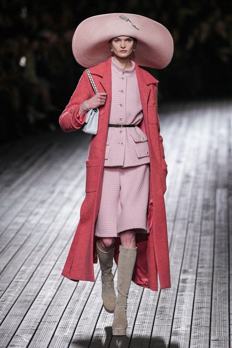 Chanel F24