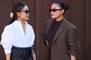 10 φθινοπωρινά looks που θα σε πείσουν να υποκύψεις στην τάση του double denim - εικόνα 1