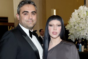 Lady Gaga | Με νέο look δίπλα στην Jenna Ortega στη σειρά Wednesday - εικόνα 1