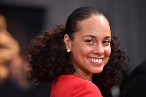 Pamela Anderson | Πότε και γιατί αποφάσισε να σταματήσει να φοράει μακιγιάζ - εικόνα 2