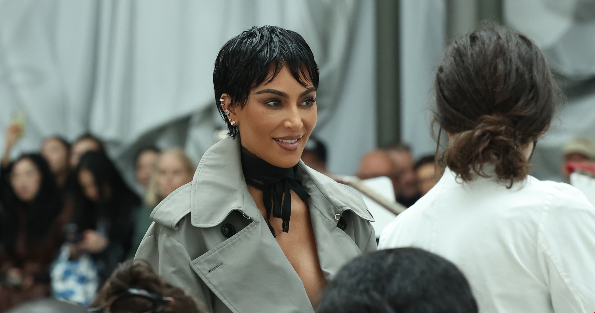 Kim Kardashian | Και τι πειράζει που ο "θάμνος" της έγινε sold out; - εικόνα 2