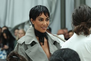 Kim Kardashian | Και τι πειράζει που ο "θάμνος" της έγινε sold out; - εικόνα 2