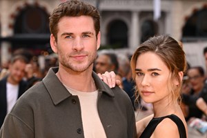 H Miley Cyrus αρραβωνιάστηκε! Το 14 καρατίων μονόπετρο που της έδωσε ο Maxx Morando - εικόνα 2