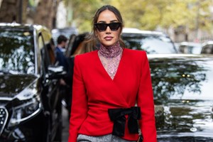 Πώς θα φορέσεις με στιλ μία φούστα με παγιέτες σύμφωνα με την Τόνια Σωτηροπούλου - εικόνα 1