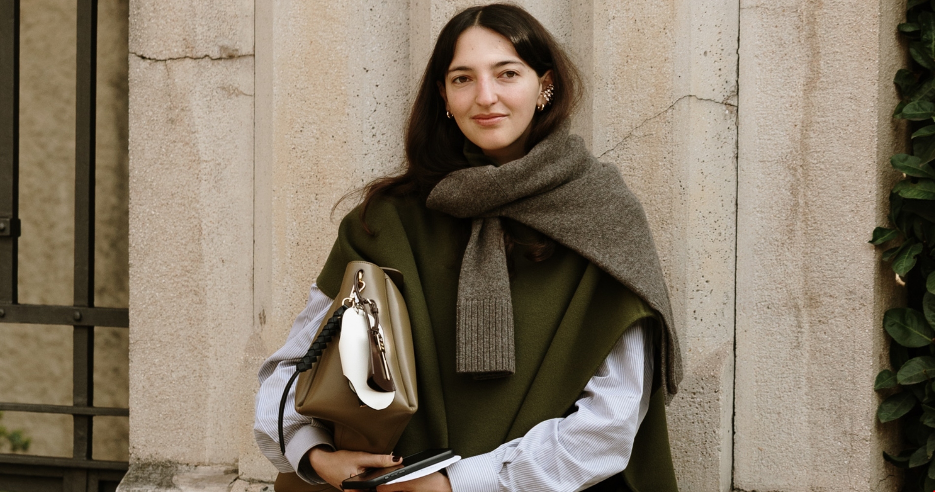 5 παλτό από τη M+S που ταιριάζουν με τα πάντα και δεν είναι μαύρα