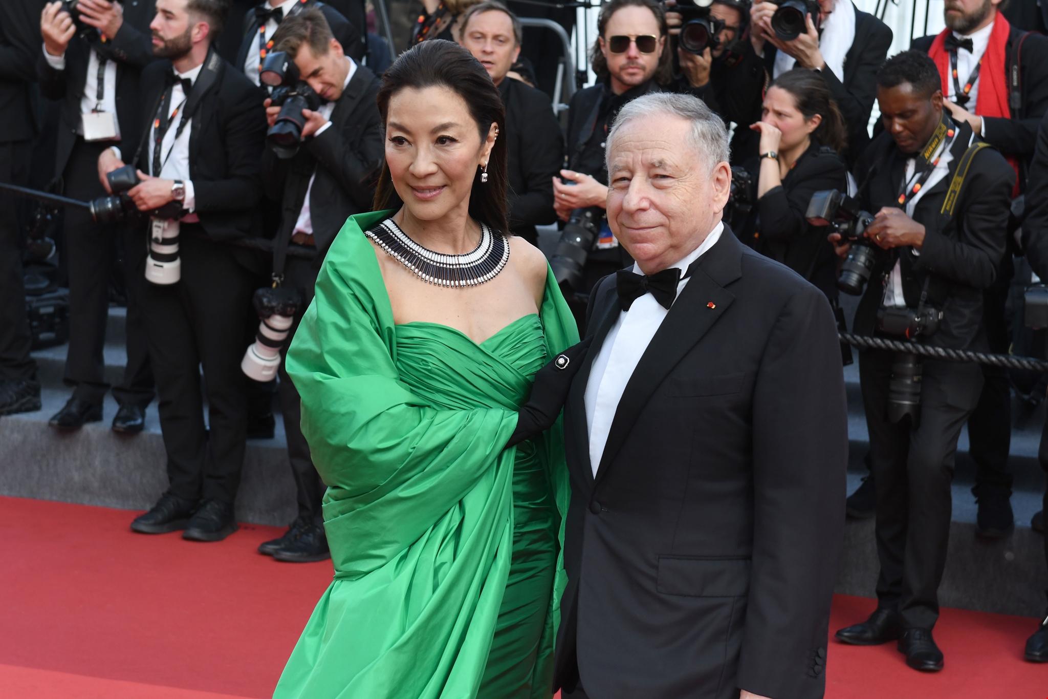 Michelle Yeoh | Η μεγάλη αλλαγή που έκανε στην εμφάνισή της για την πρεμιέρα του Wicked - εικόνα 2