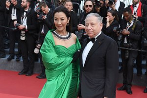 Michelle Yeoh | Η μεγάλη αλλαγή που έκανε στην εμφάνισή της για την πρεμιέρα του Wicked - εικόνα 2