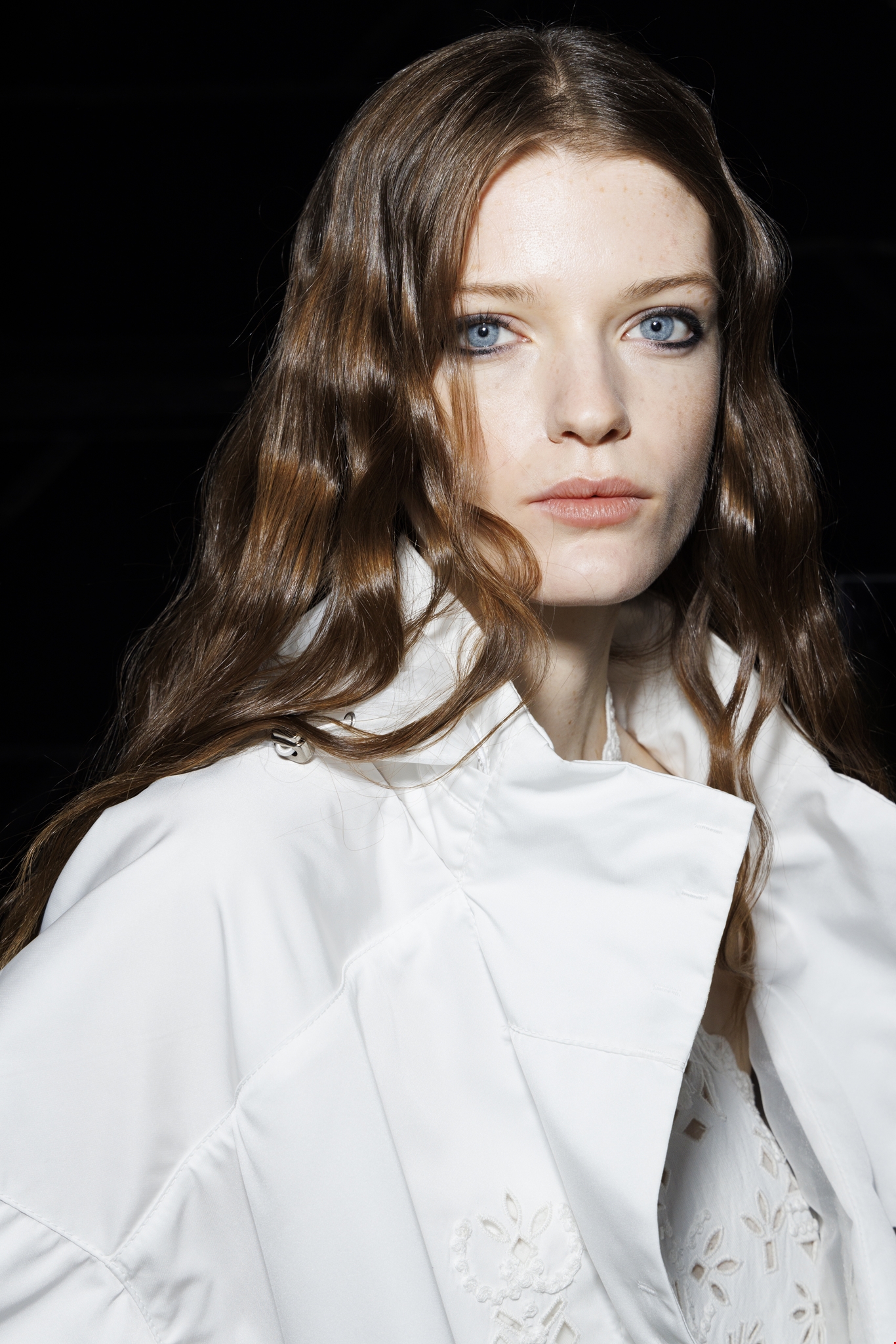 Hooded Eyes | Τρία λάθη για να αποφύγεις στο μακιγιάζ όταν έχεις κουκουλωτά μάτια - εικόνα 1