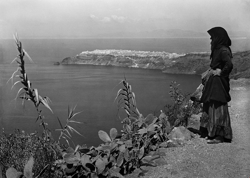 Νέα έκθεση : Η Σαντορίνη πριν από τον μεγάλο σεισμό μέσα από τον φακό της Nelly's nelly's santorini