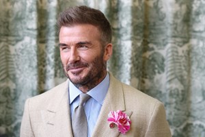Το παθιασμένο φιλί του David στη Victoria | Οι Beckhams γιορτάζουν 26 χρόνια γάμου με μερικά κλικ από την κοινή τους ζωή - εικόνα 1