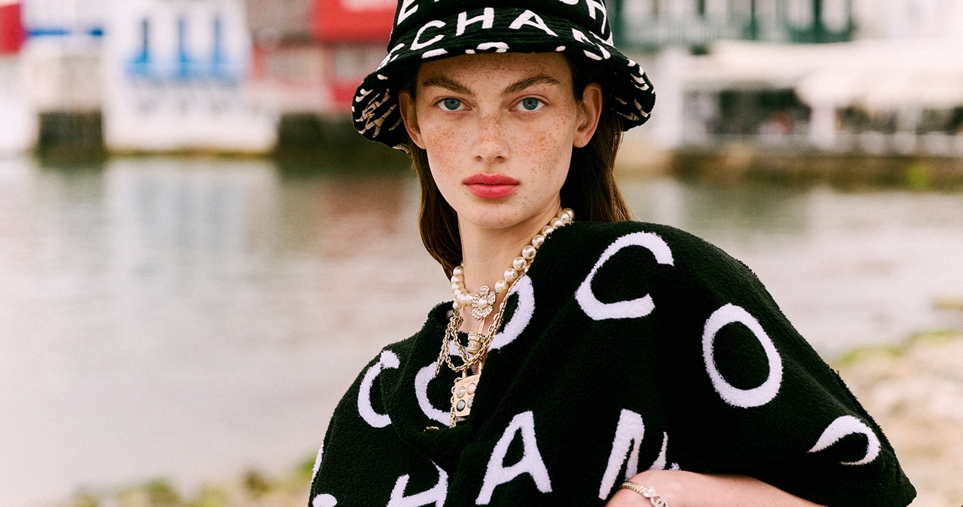 Η Βίκυ Καγιά με made in Greece ολόσωμο μαγιό που μπορείς να φορέσεις και ως top - εικόνα 1