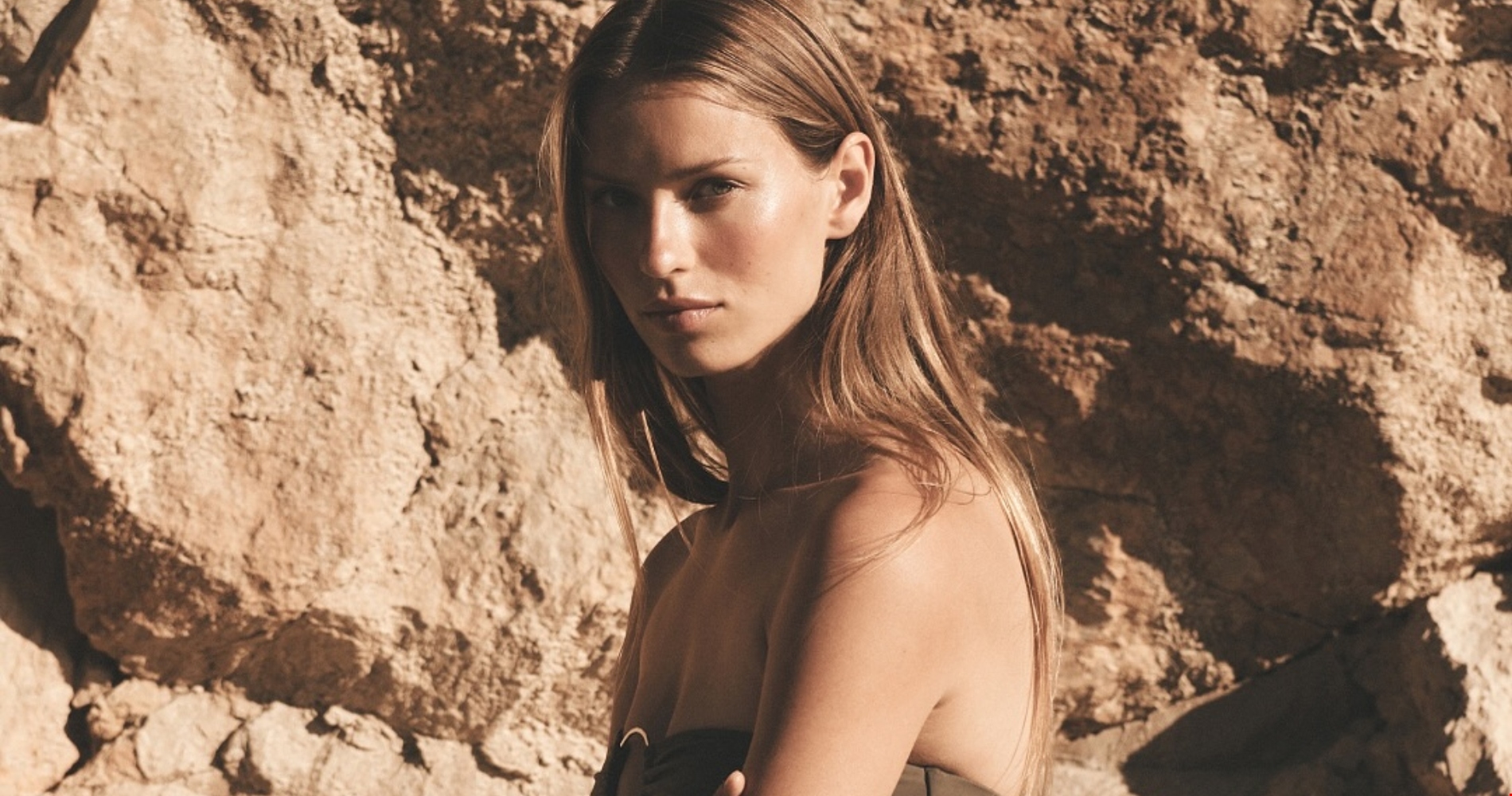 Αυτό το γκρι λινό φόρεμα από τη Massimo Dutti θα γίνει το αγαπημένο σου καλοκαιρινό staple - εικόνα 1