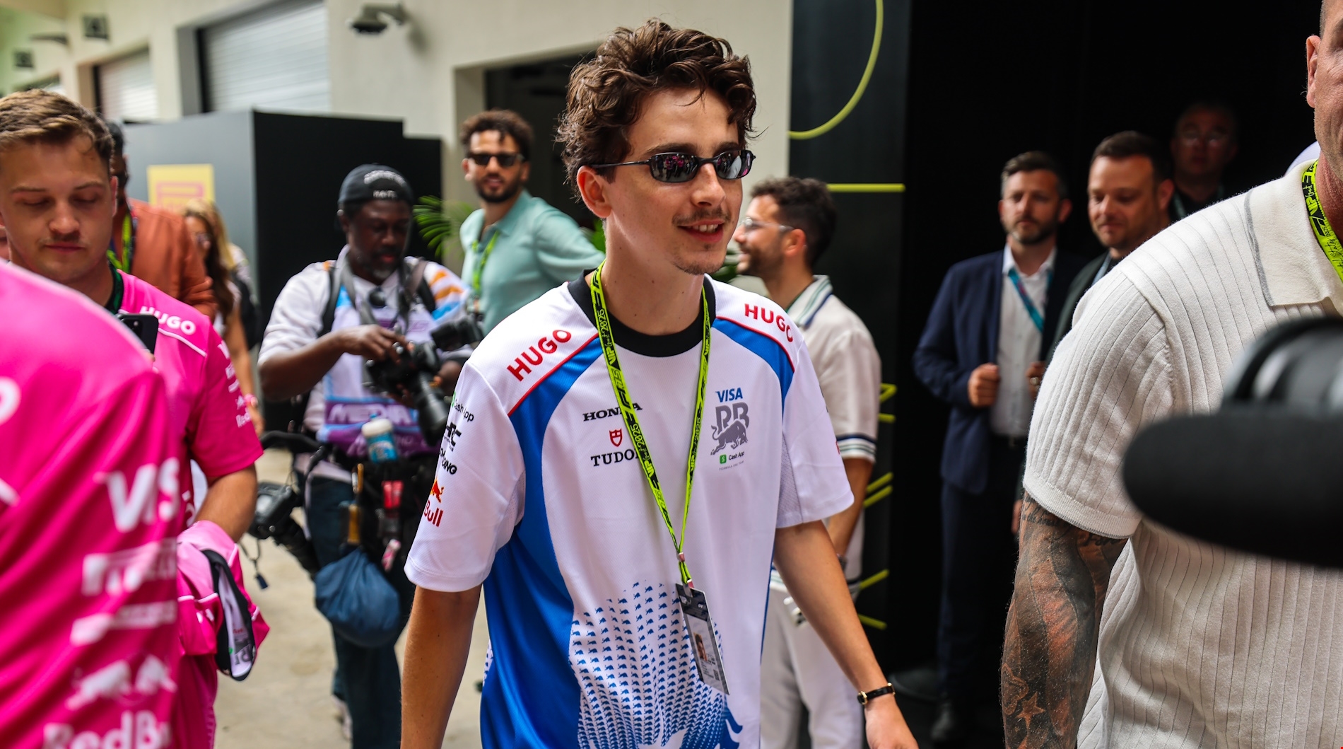 Μυστήριο με το νέο look του Timothée Chalamet |  Γιατί απορούν οι fans μετά την τελευταία του εμφάνιση;