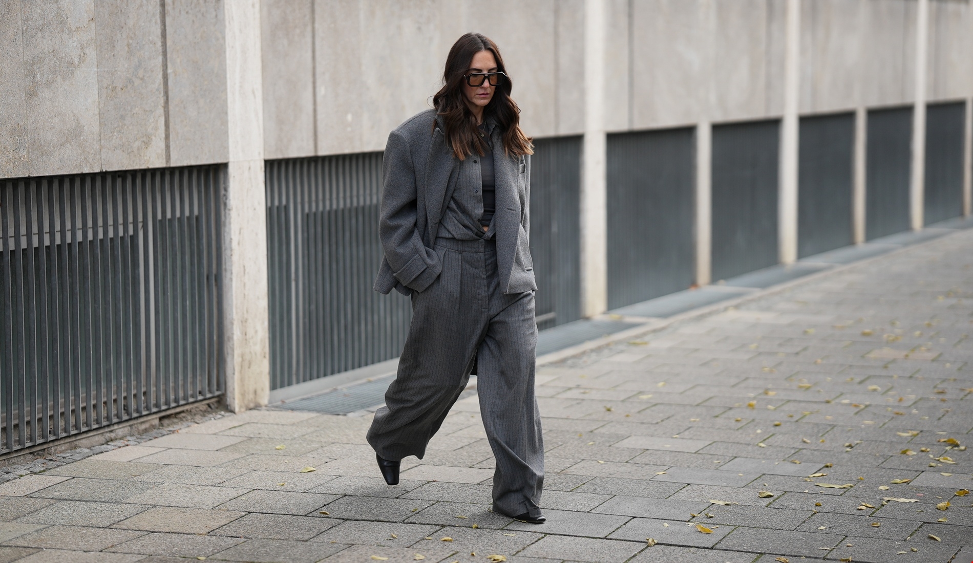 5 παντελόνια κοστουμιού που μπορείς να αποκτήσεις στις προσφορές του Mango