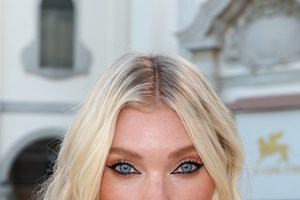 Αυτό το χρώμα στη mascara θα αναδείξει πραγματικά τα μάτια σας μετά τα 50 - εικόνα 1
