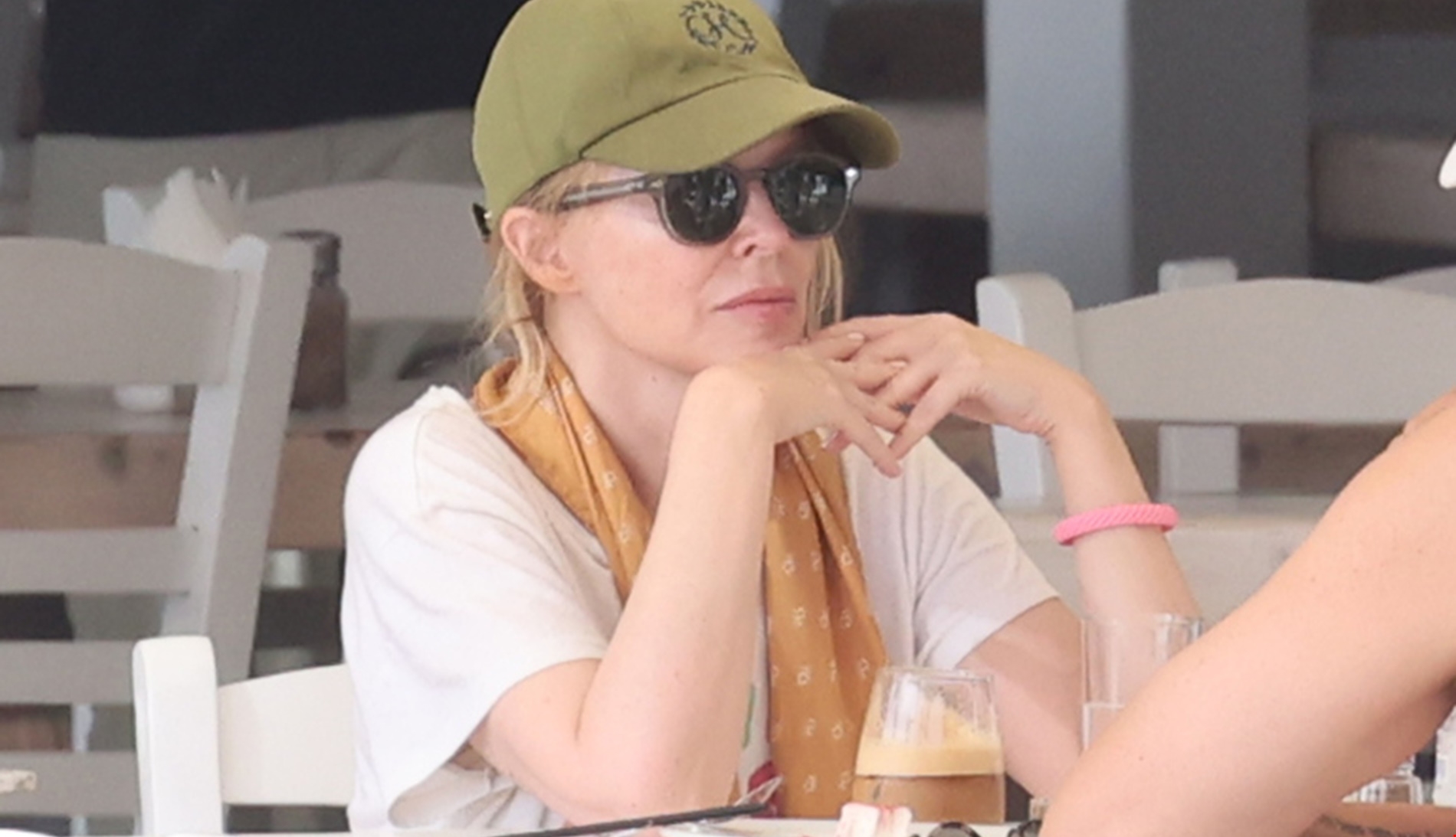 Η Kylie Minogue στέλνει μήνυμα στα ελληνικά - εικόνα 1