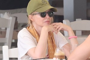 Η Kylie Minogue στέλνει μήνυμα στα ελληνικά - εικόνα 1